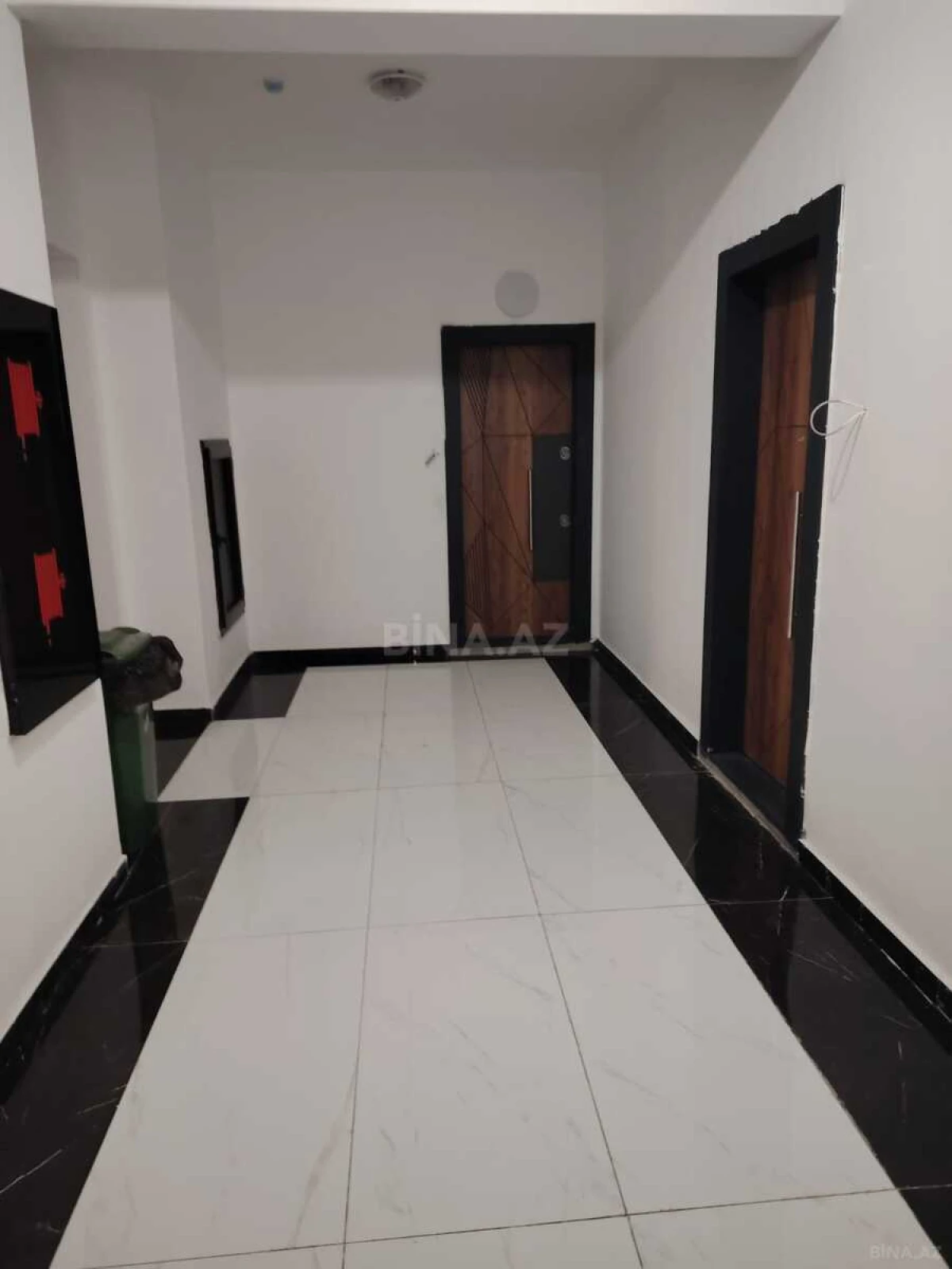 Satılır 4 otaqlı mənzil 157.5 m²