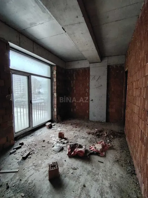 Satılır 4 otaqlı mənzil 157.5 m²