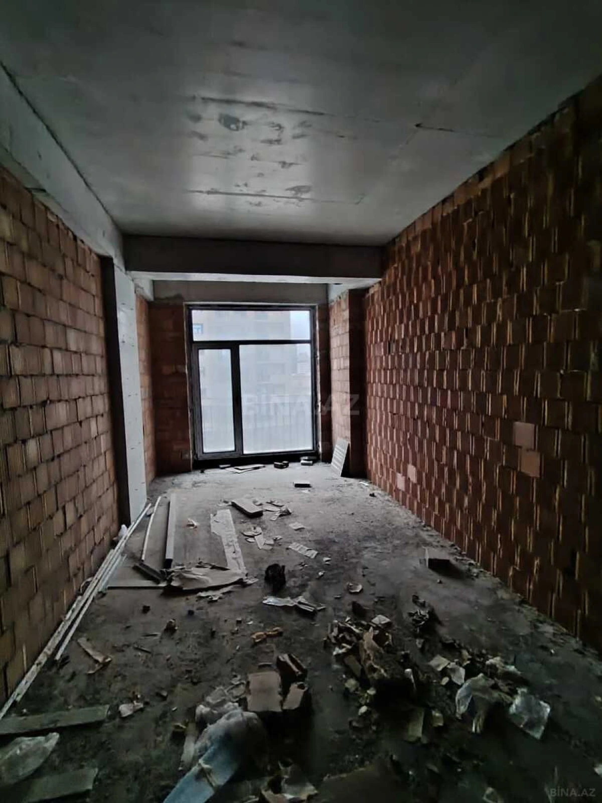 Satılır 4 otaqlı mənzil 157.5 m²