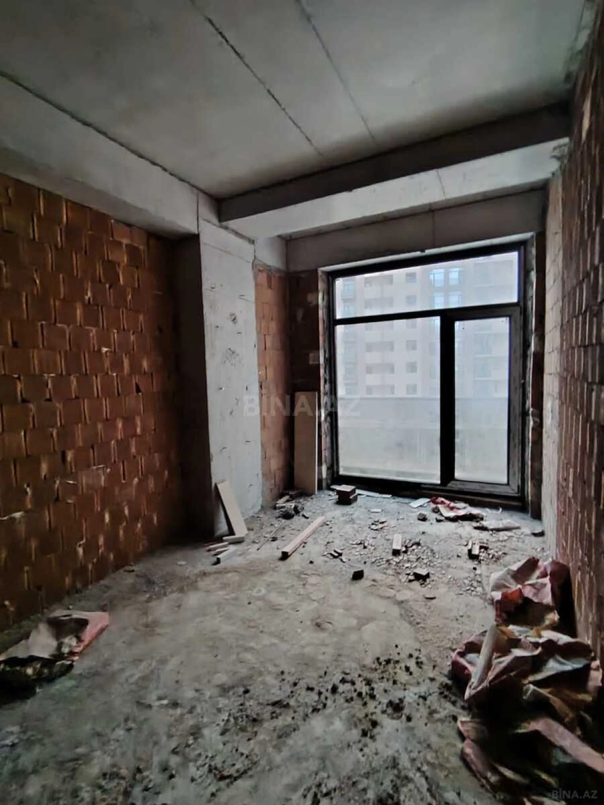 Satılır 4 otaqlı mənzil 157.5 m²