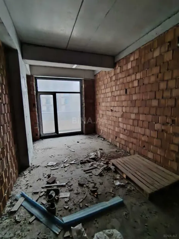 Satılır 4 otaqlı mənzil 157.5 m²