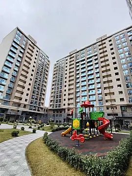 Satılır 4 otaqlı mənzil 157.5 m²
