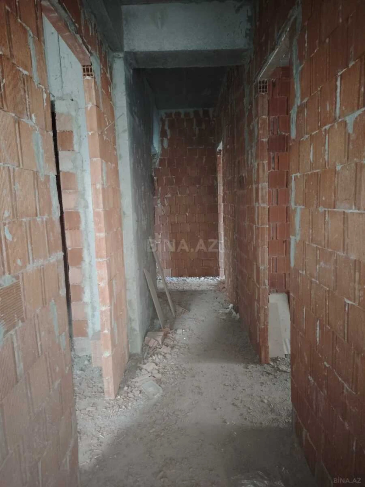 Satılır 4 otaqlı mənzil 157.5 m²