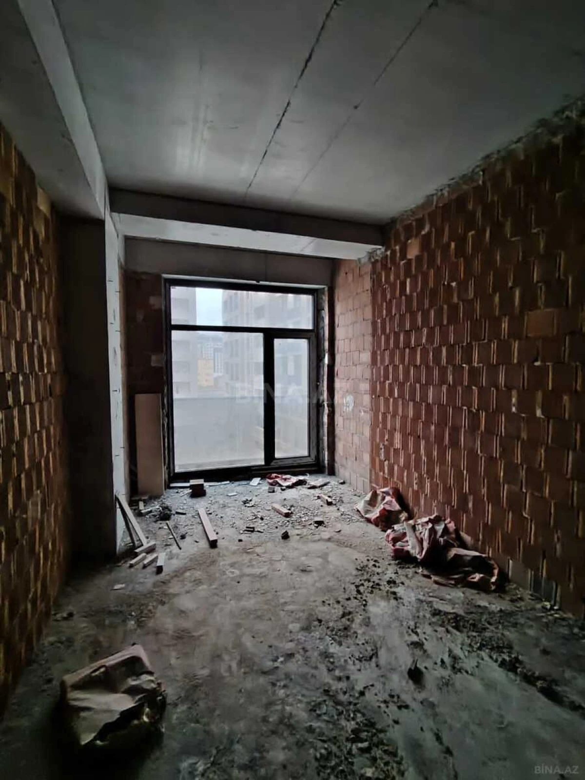 Satılır 4 otaqlı mənzil 157.5 m²