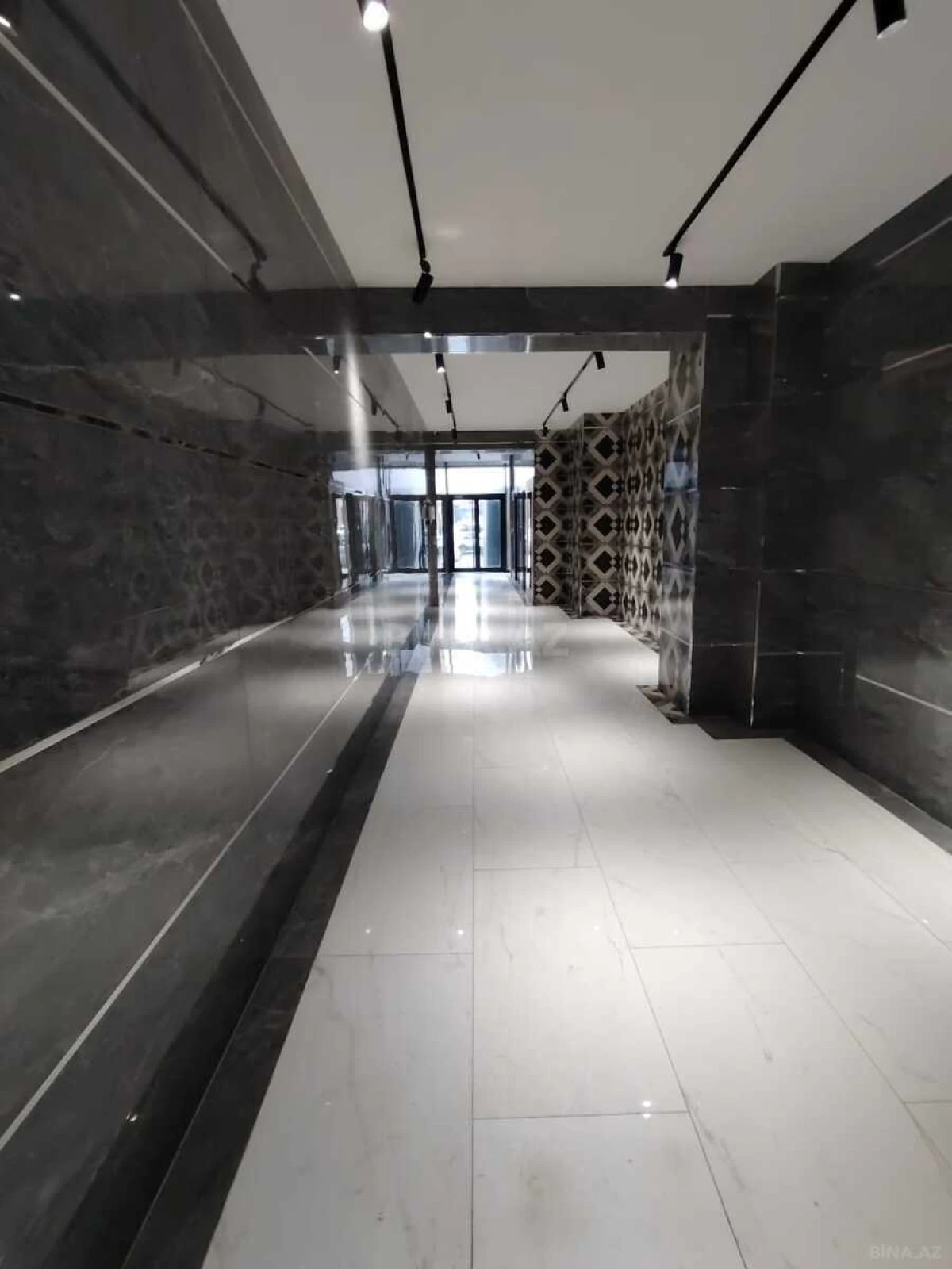 Satılır 4 otaqlı mənzil 157.5 m²