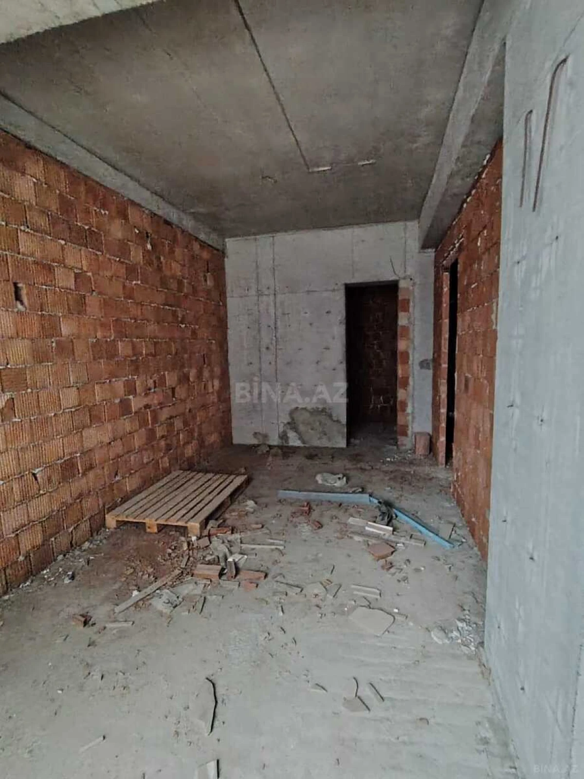 Satılır 4 otaqlı mənzil 157.5 m²