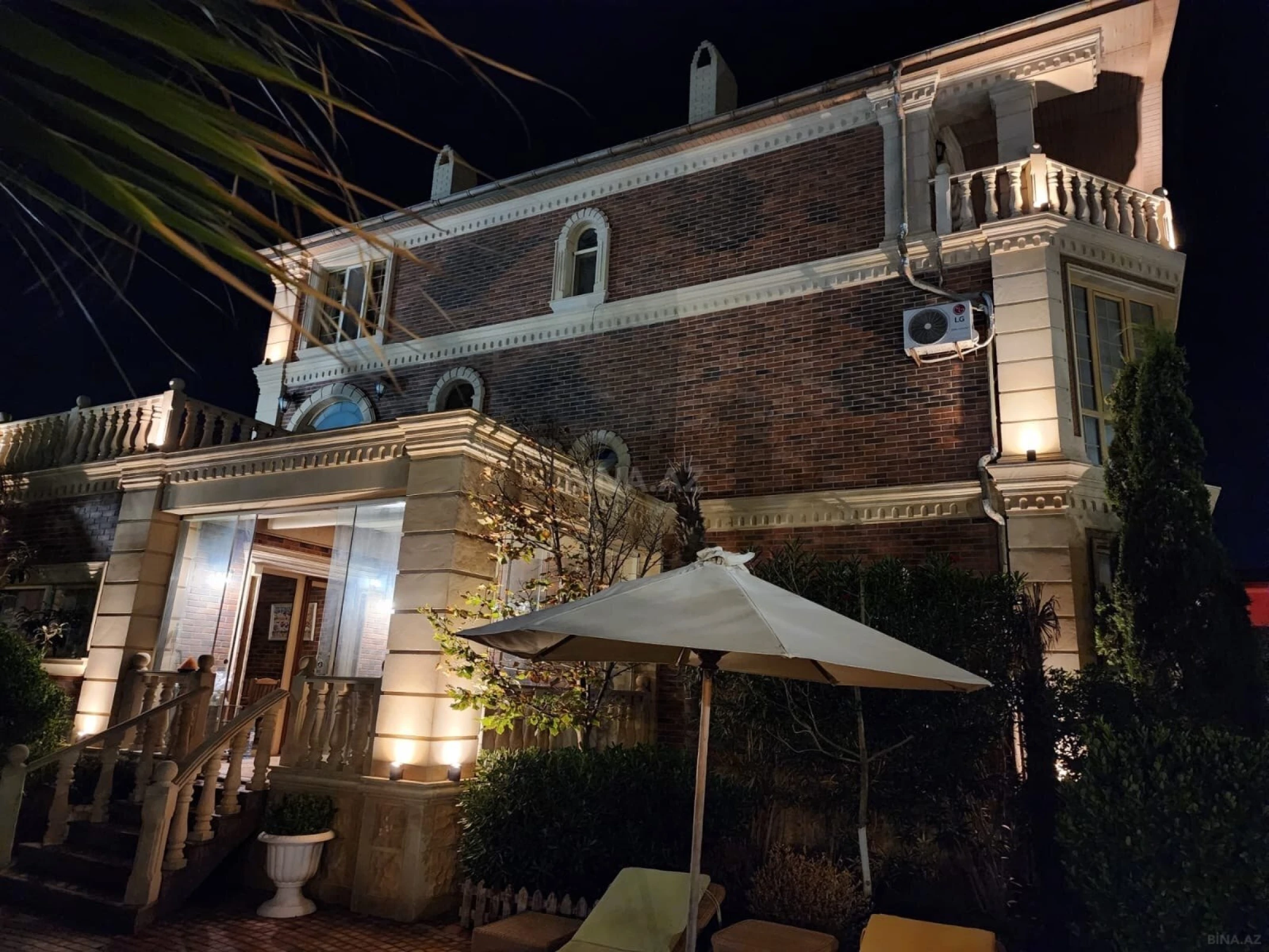 Satılır 5 otaqlı həyət evi 420 m²