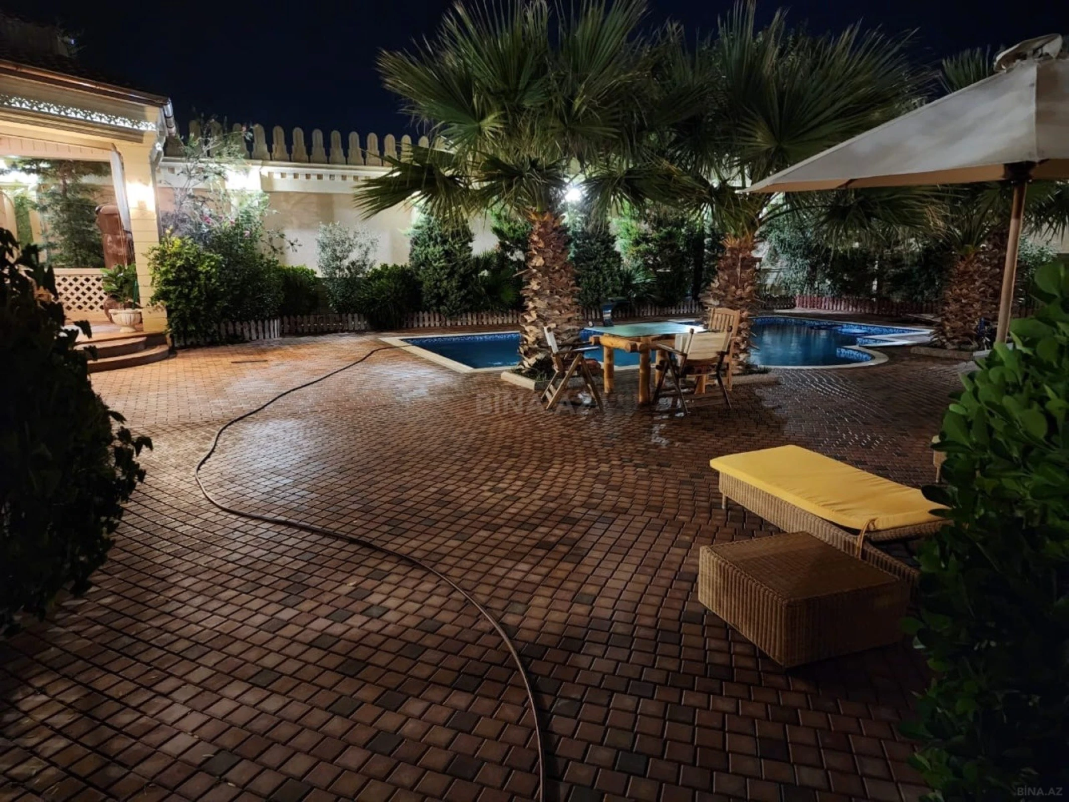 Satılır 5 otaqlı həyət evi 420 m²