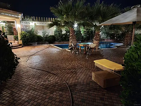 Satılır 5 otaqlı həyət evi 420 m²