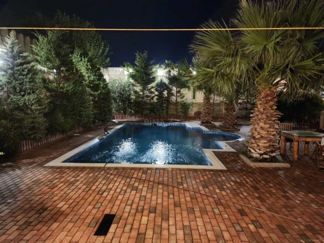 Satılır 5 otaqlı həyət evi 420 m²