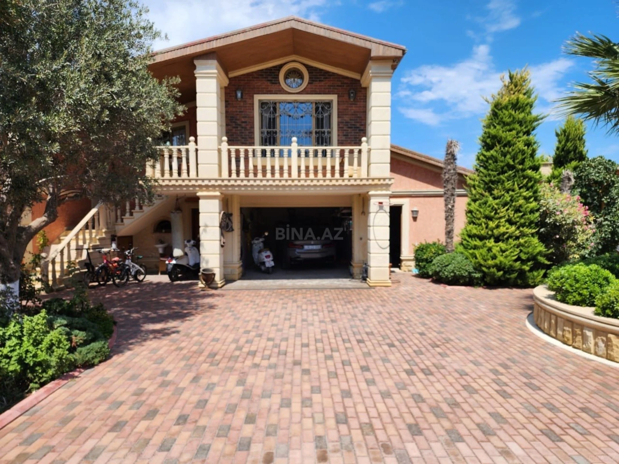 Satılır 5 otaqlı həyət evi 420 m²