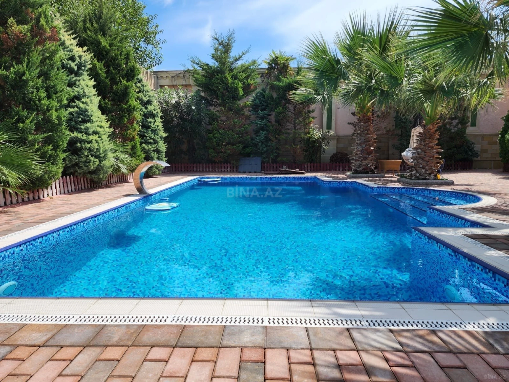 Satılır 5 otaqlı həyət evi 420 m²