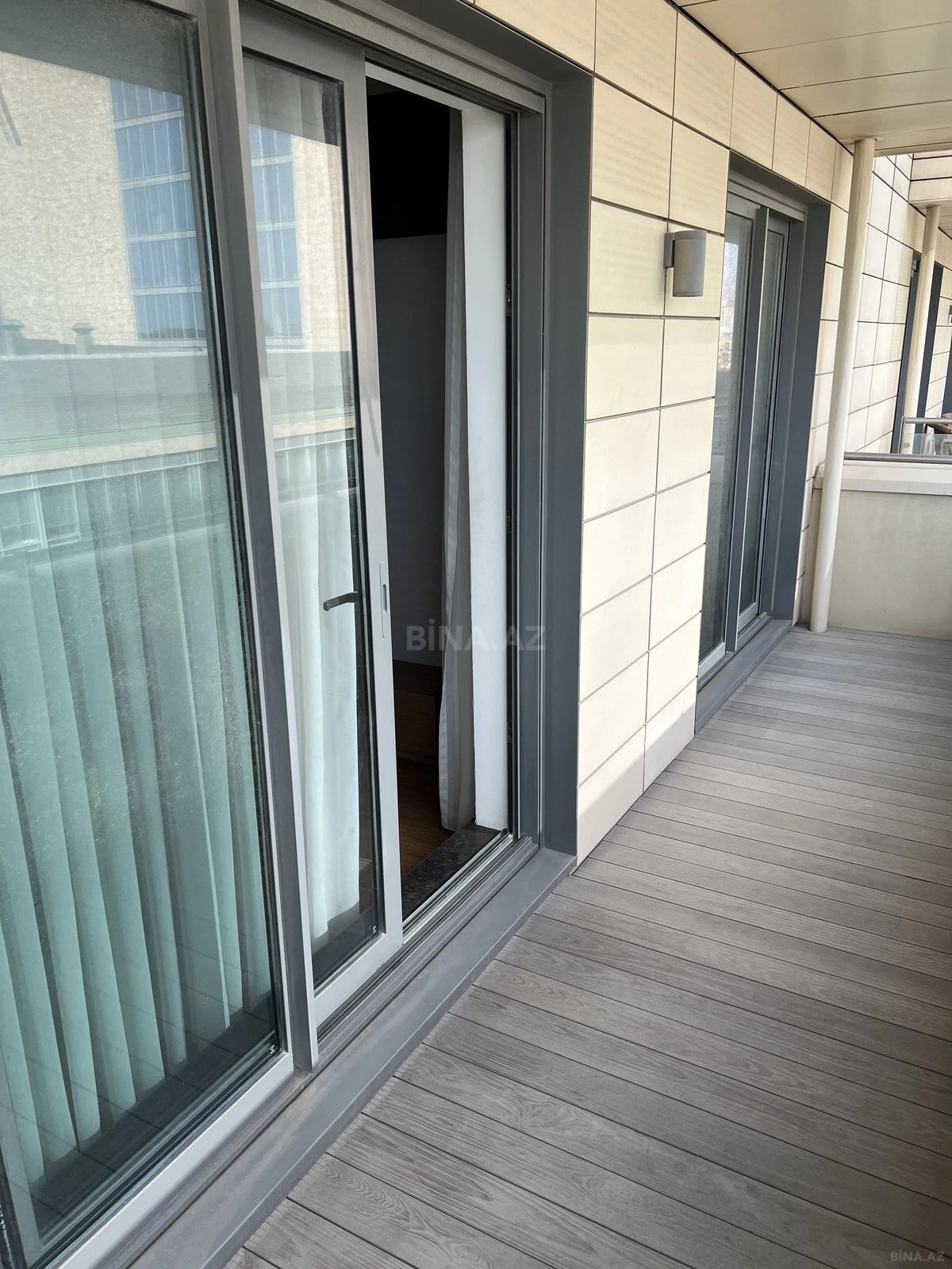 Satılır 2 otaqlı mənzil 75 m²