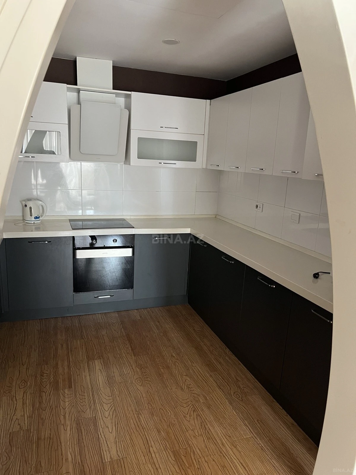 Satılır 2 otaqlı mənzil 75 m²