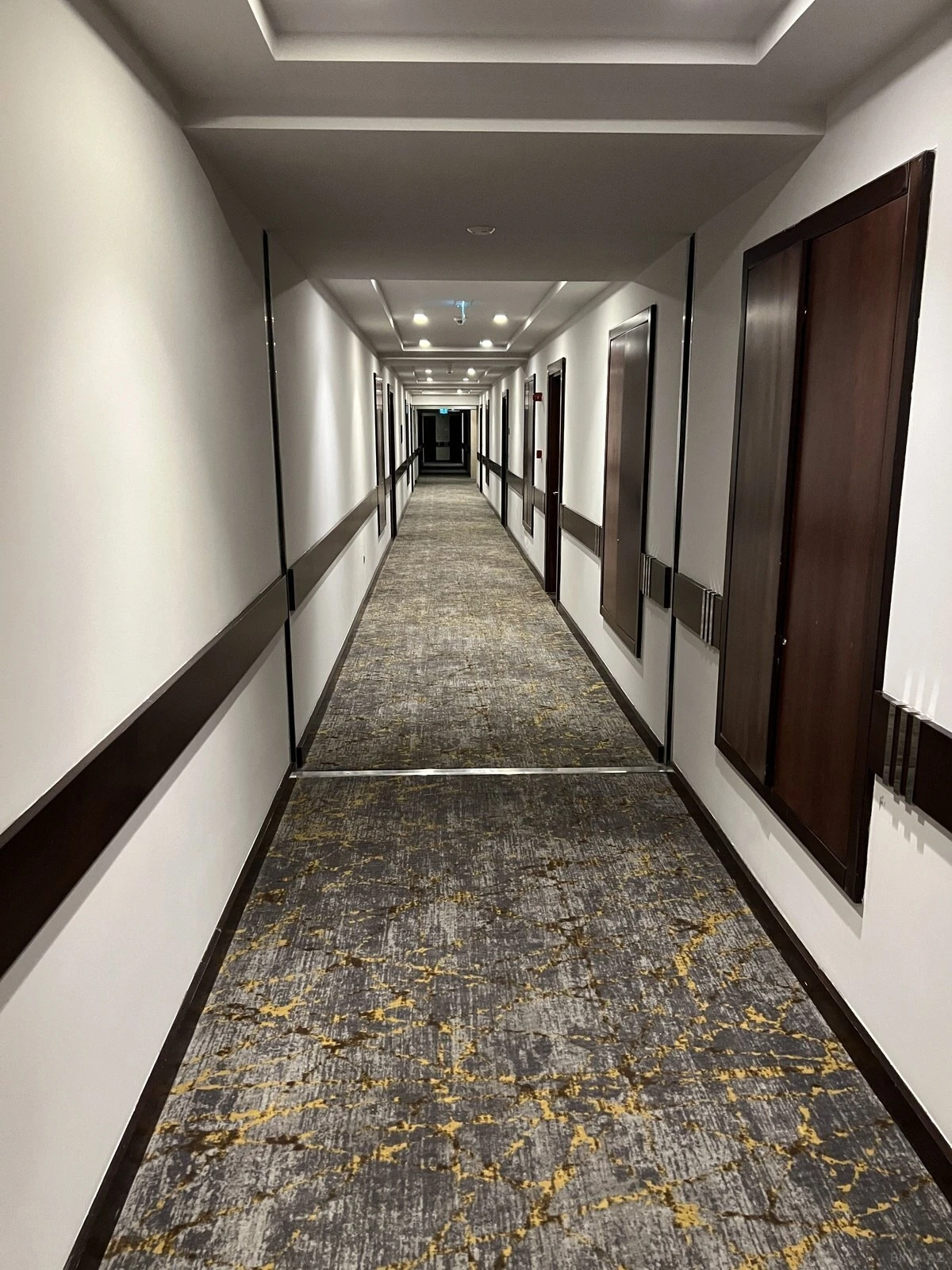 Satılır 2 otaqlı mənzil 75 m²