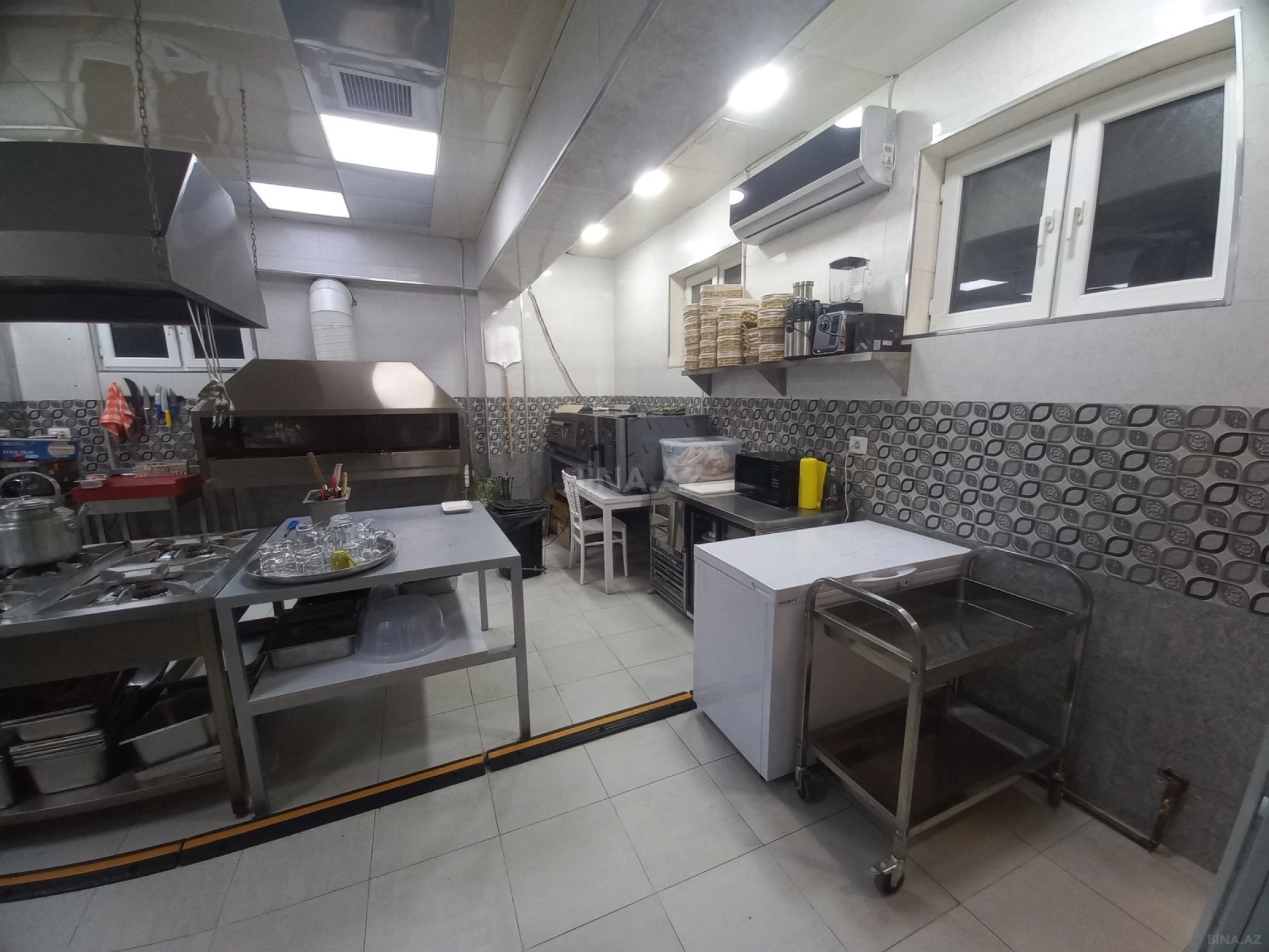 Kirayə verilir obyekt 800 m²