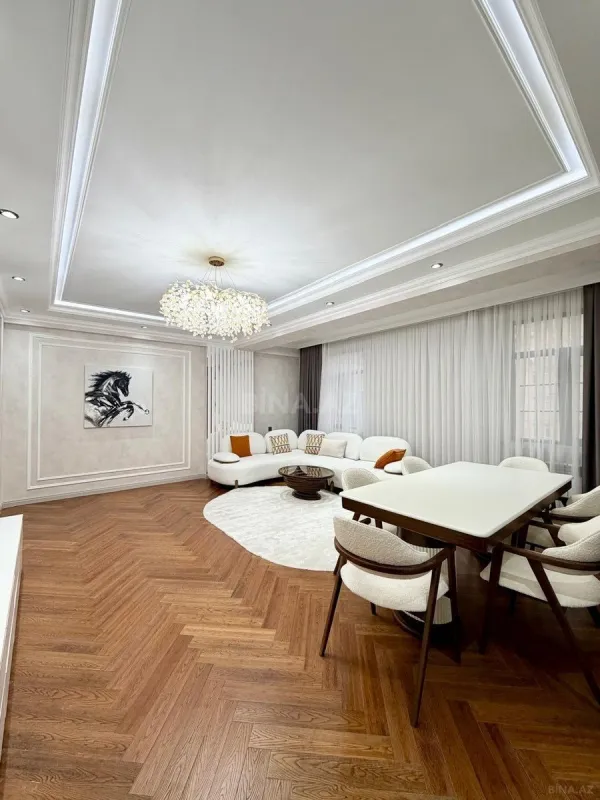 Satılır 3 otaqlı mənzil 140 m²