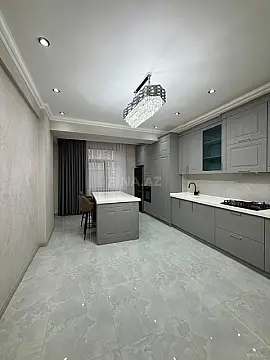 Satılır 3 otaqlı mənzil 140 m²