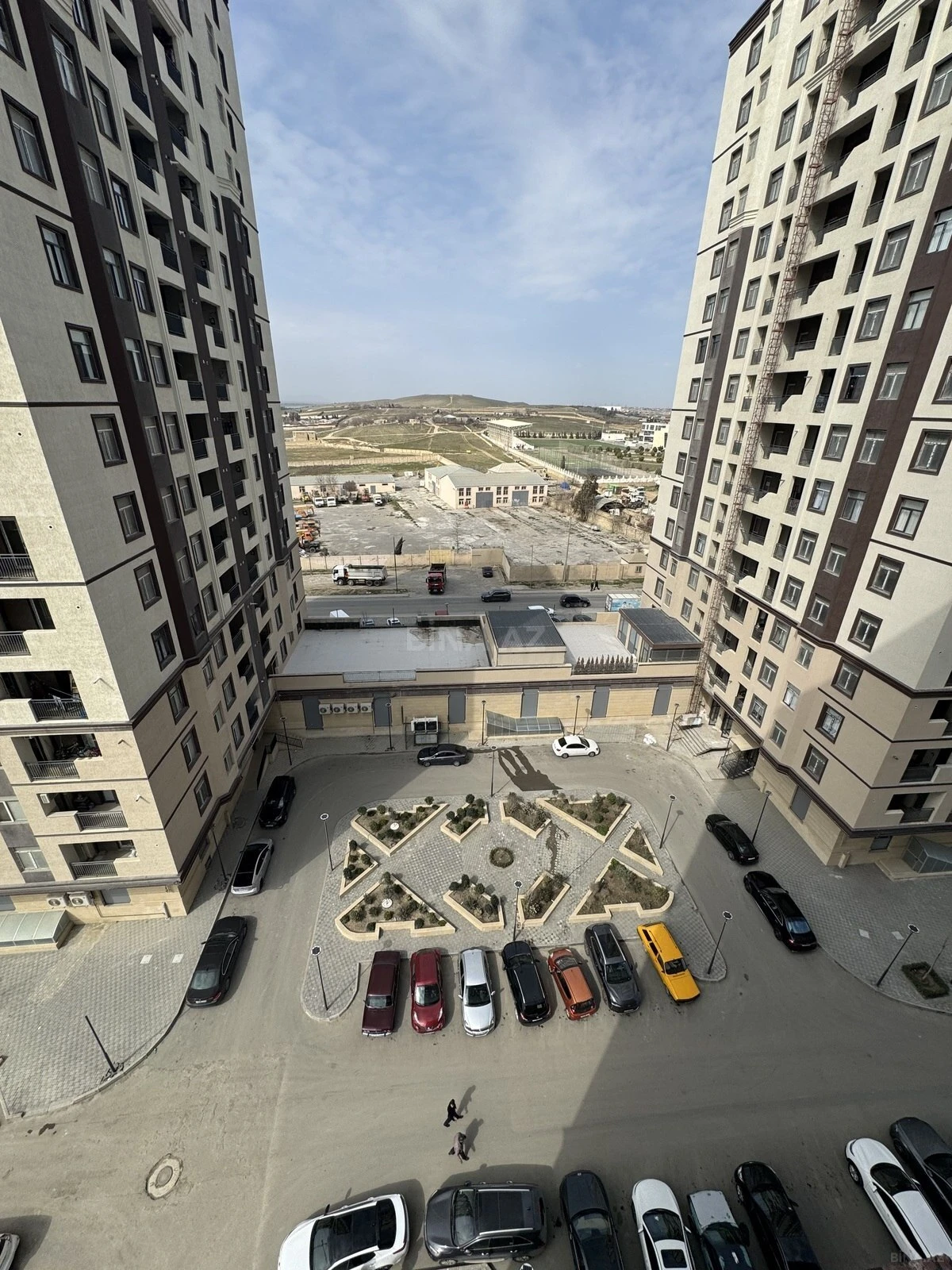 Satılır 3 otaqlı mənzil 104 m²