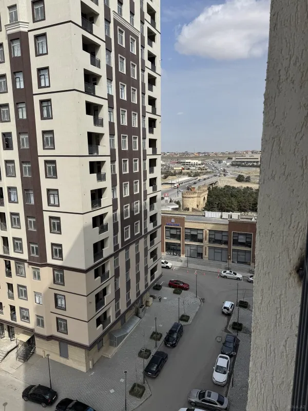 Satılır 3 otaqlı mənzil 104 m²