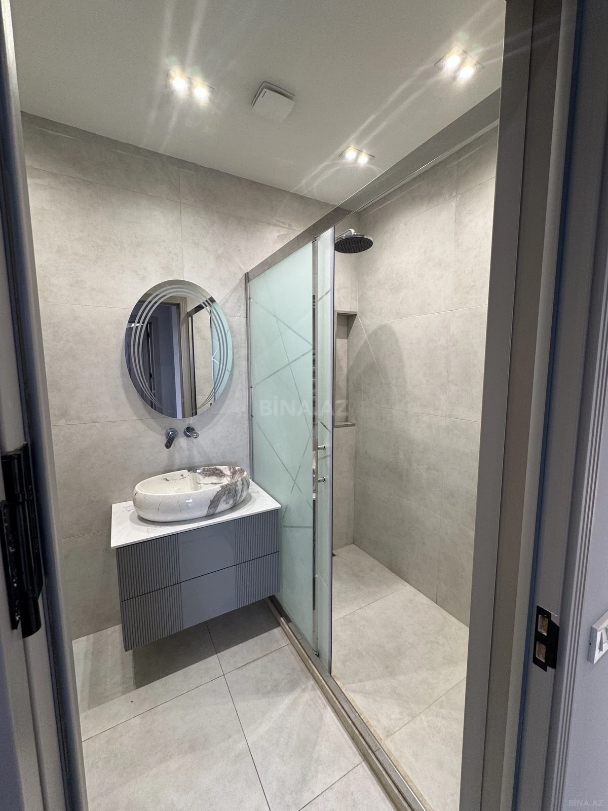 Satılır 3 otaqlı mənzil 104 m²