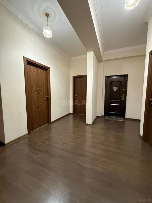 Satılır 4 otaqlı mənzil 115 m²