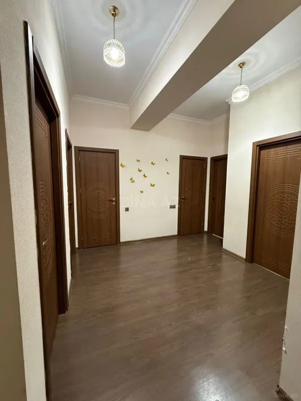 Satılır 4 otaqlı mənzil 115 m²
