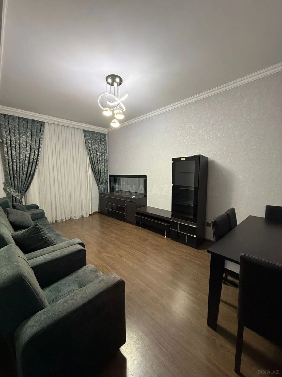 Satılır 4 otaqlı mənzil 115 m²