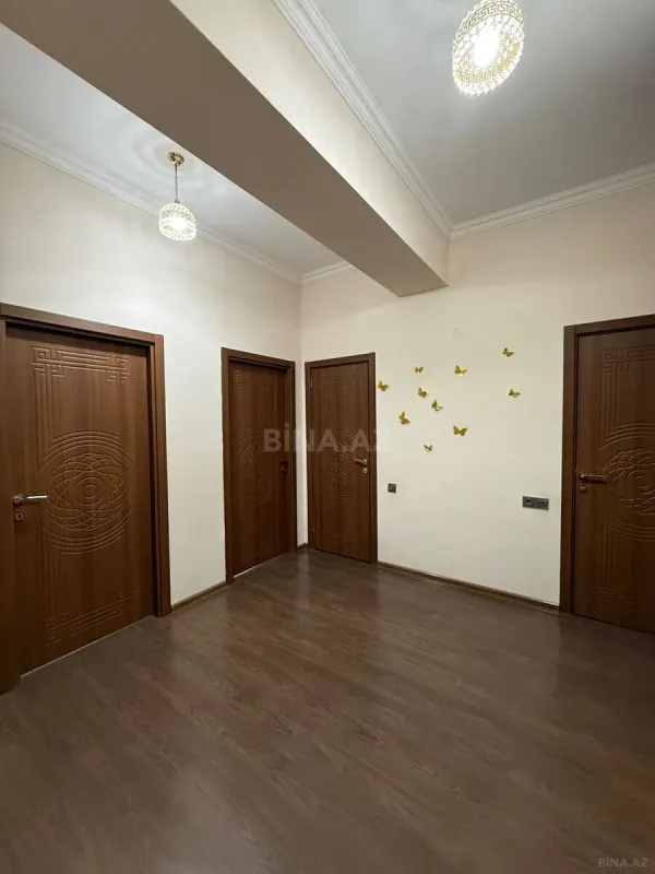 Satılır 4 otaqlı mənzil 115 m²