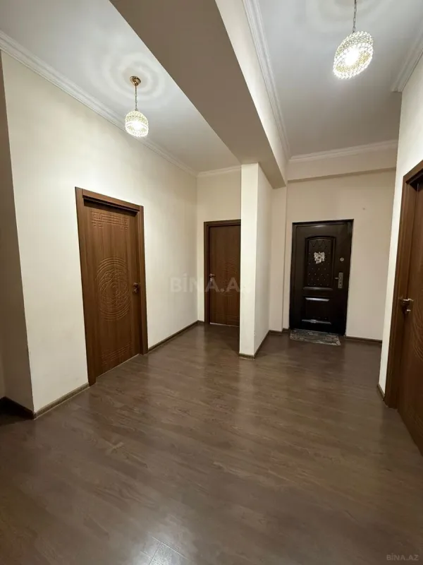 Satılır 4 otaqlı mənzil 115 m²