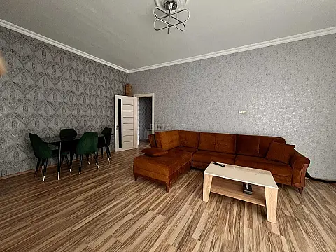 Kirayə verilir 2 otaqlı mənzil 85 m²