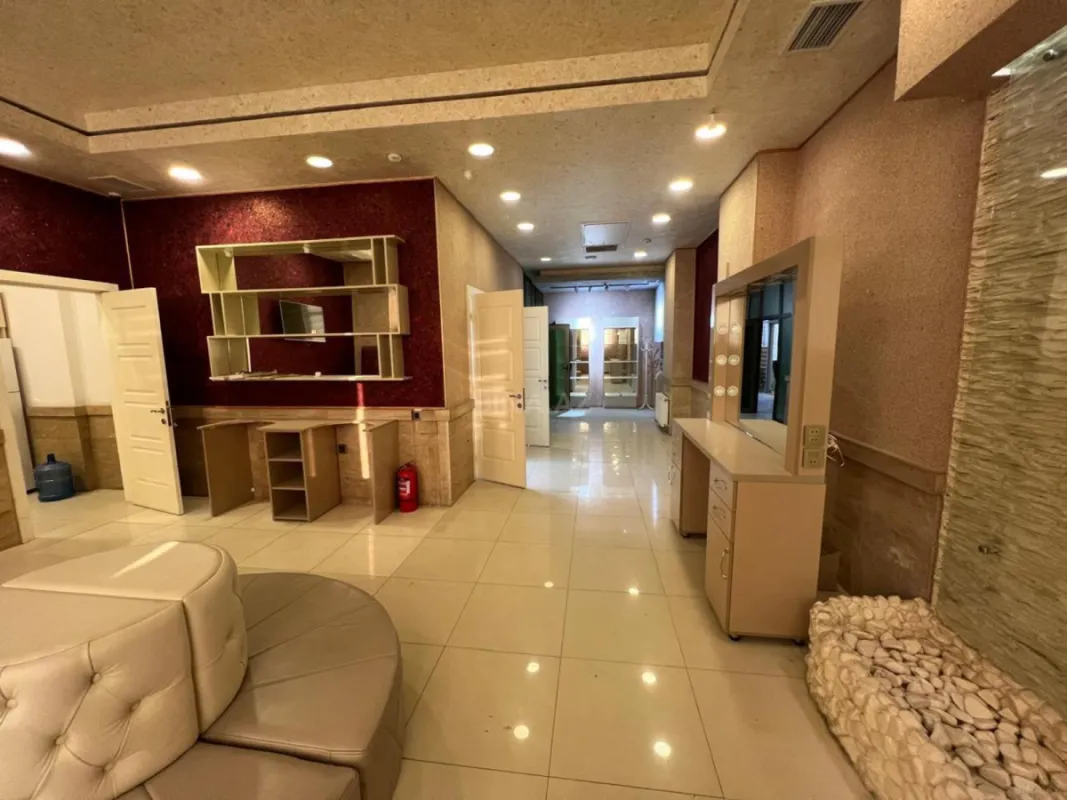 Satılır obyekt 500 m²