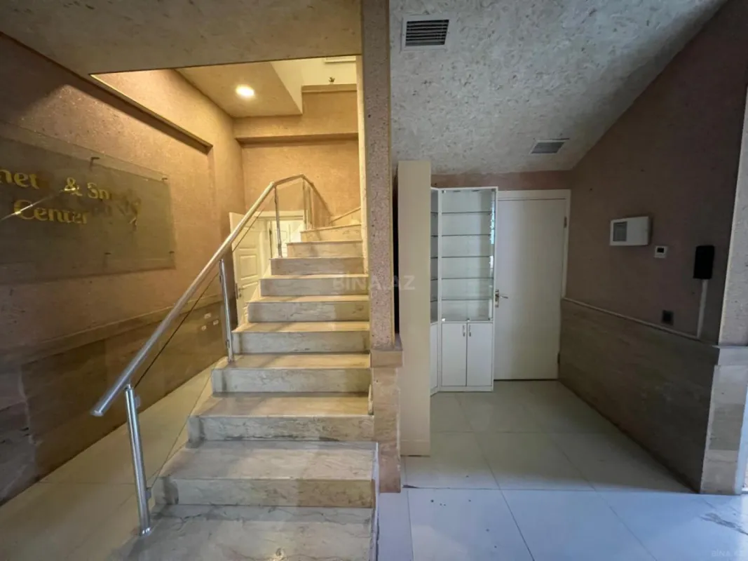 Satılır obyekt 500 m²