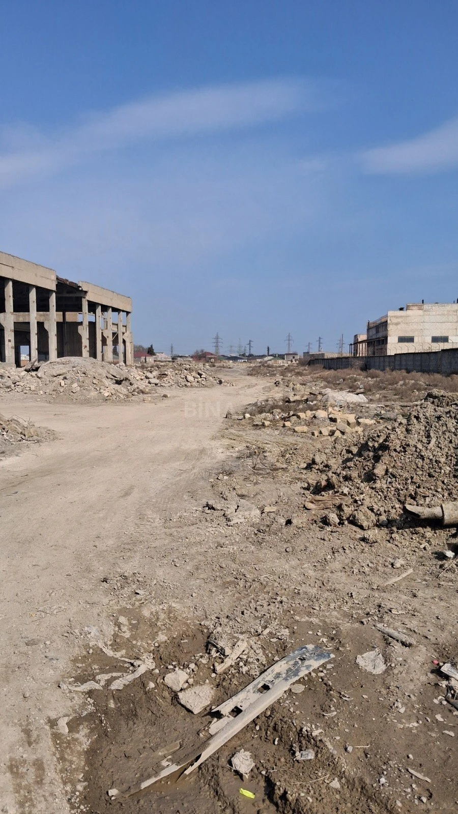 Satılır torpaq sahəsi 300 m²