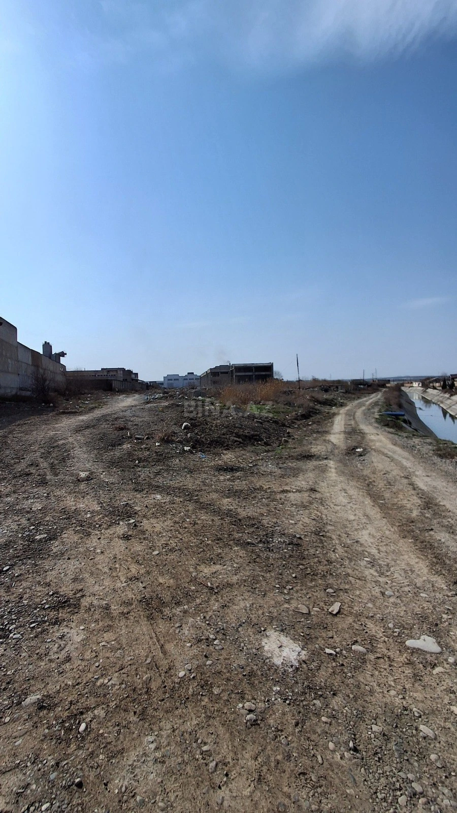 Satılır torpaq sahəsi 300 m²