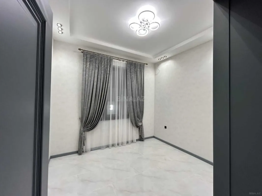 Satılır 5 otaqlı həyət evi 250 m²