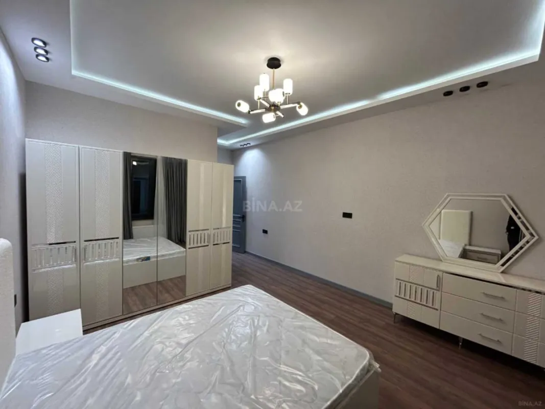 Satılır 5 otaqlı həyət evi 250 m²