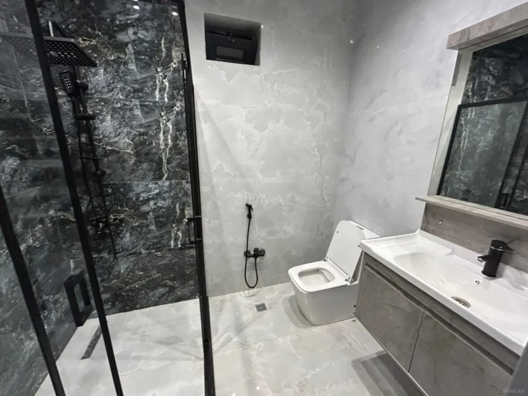 Satılır 5 otaqlı həyət evi 250 m²