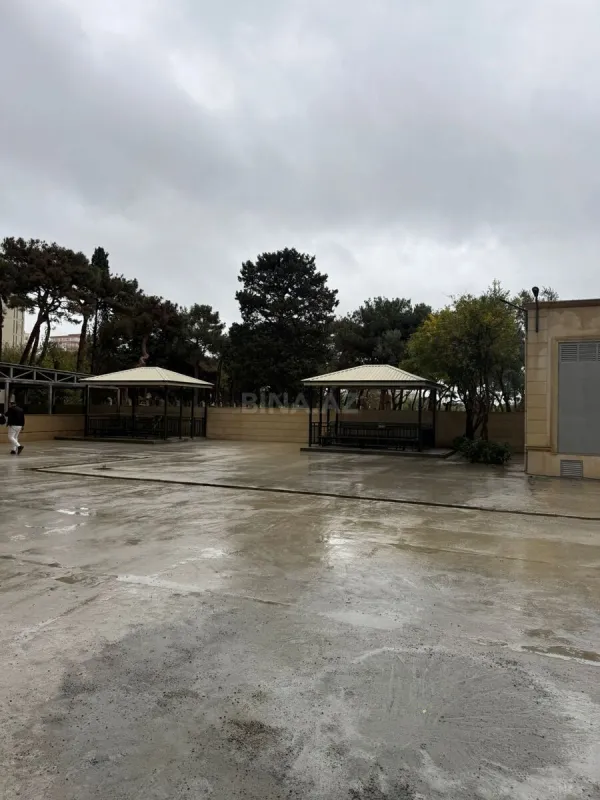 Satılır 4 otaqlı mənzil 149.5 m²