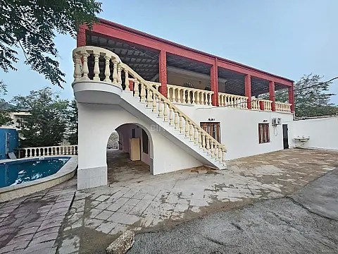 Satılır 4 otaqlı həyət evi 200 m²