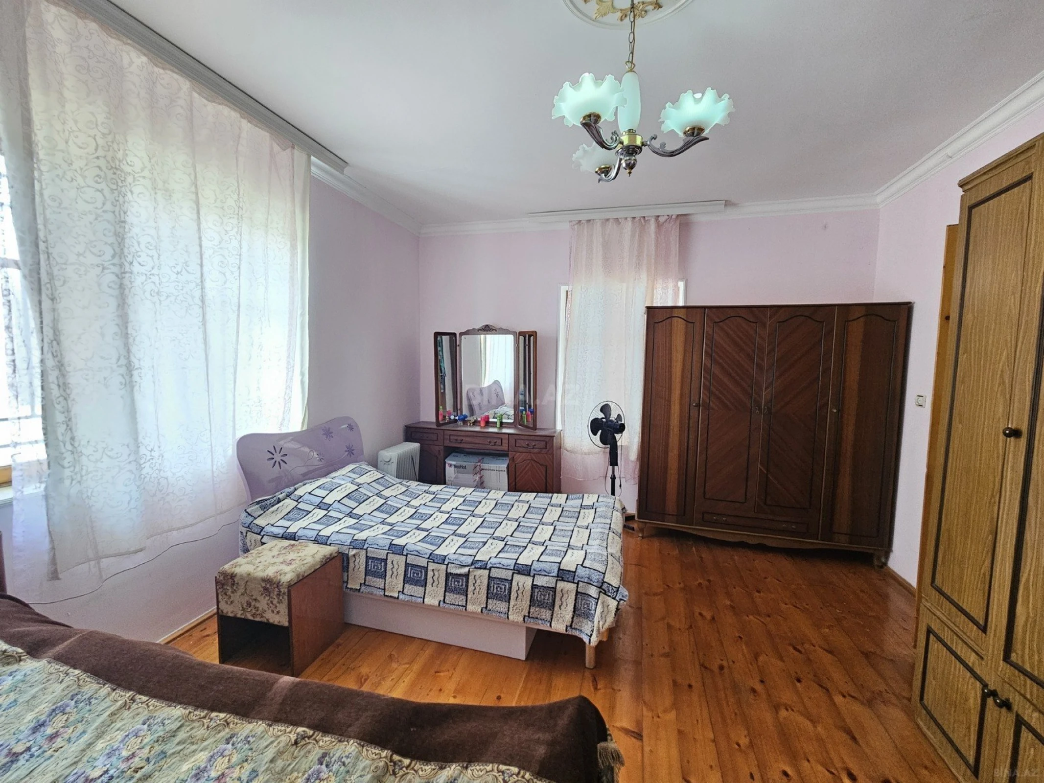 Satılır 4 otaqlı həyət evi 200 m²