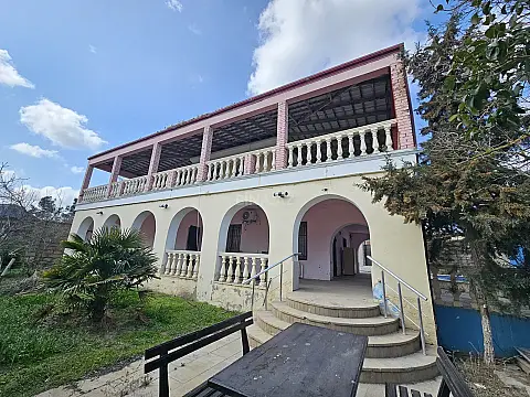 Satılır 4 otaqlı həyət evi 200 m²