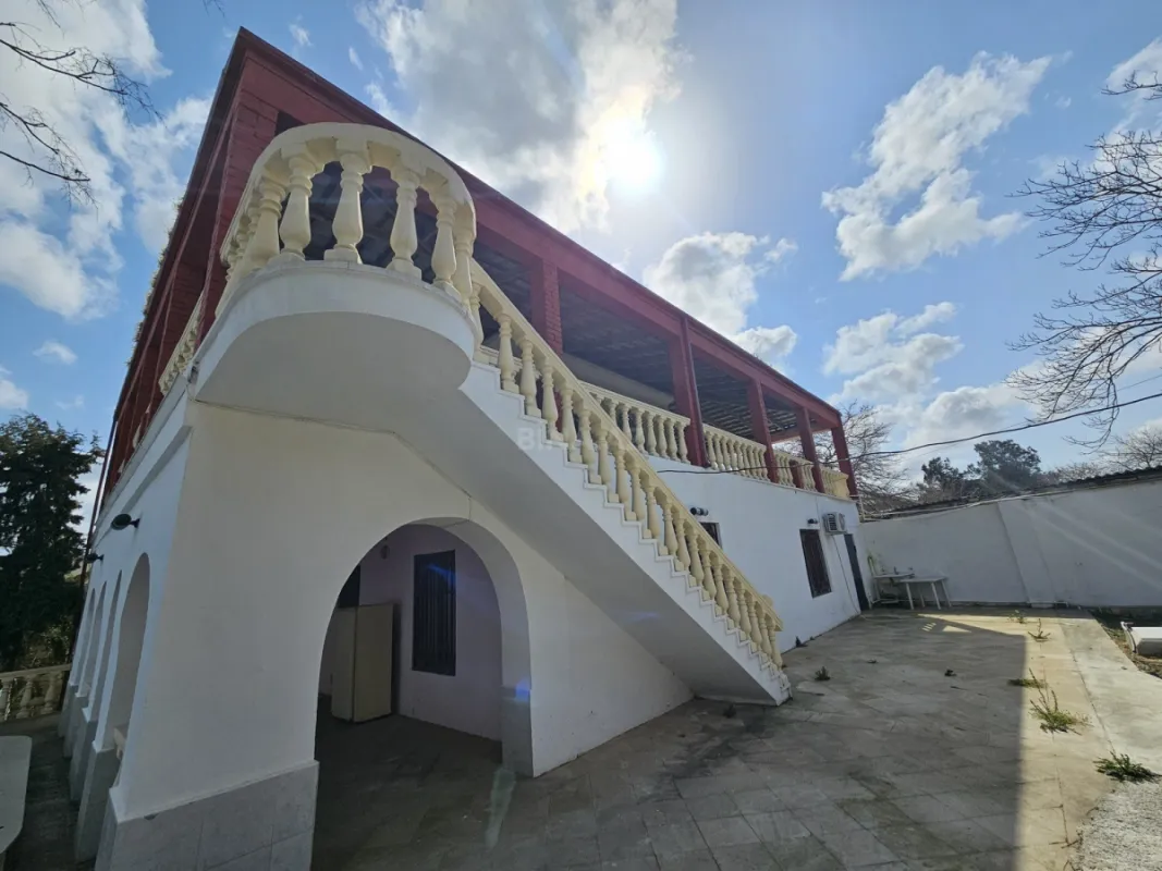 Satılır 4 otaqlı həyət evi 200 m²