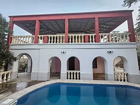 Satılır 4 otaqlı həyət evi 200 m²
