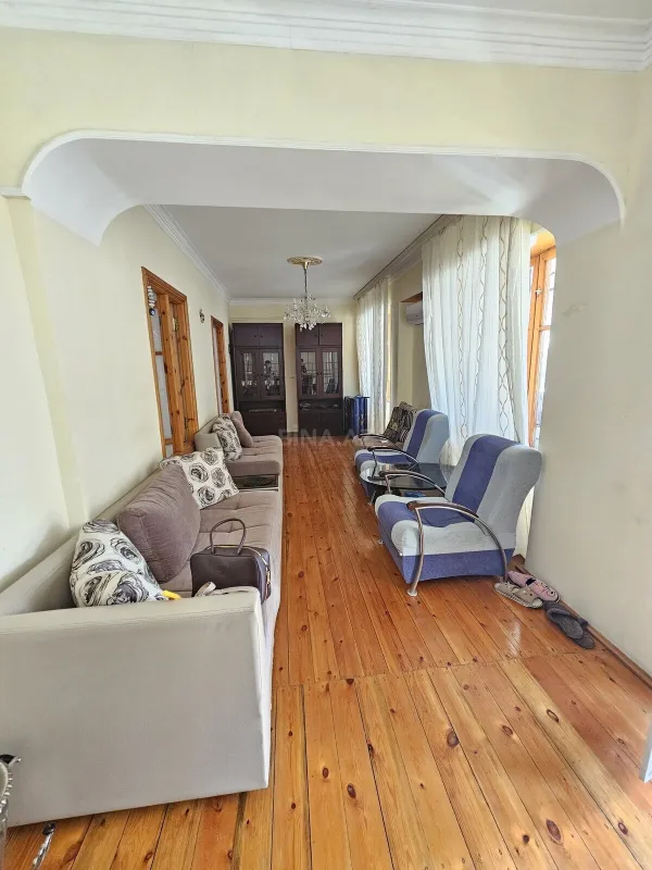 Satılır 4 otaqlı həyət evi 200 m²