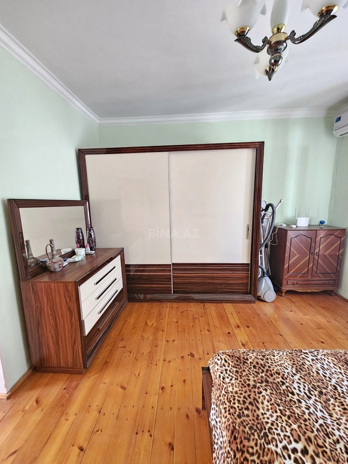 Satılır 4 otaqlı həyət evi 200 m²