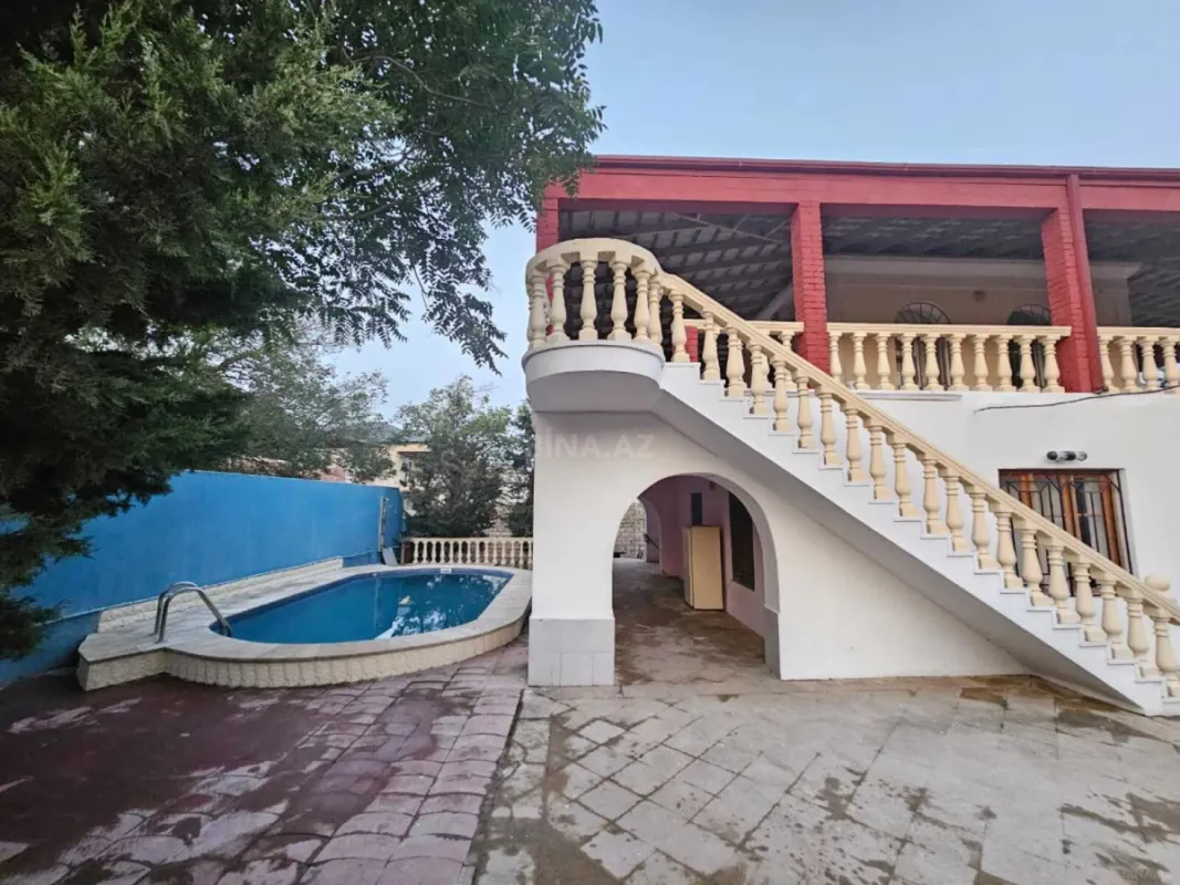 Satılır 4 otaqlı həyət evi 200 m²