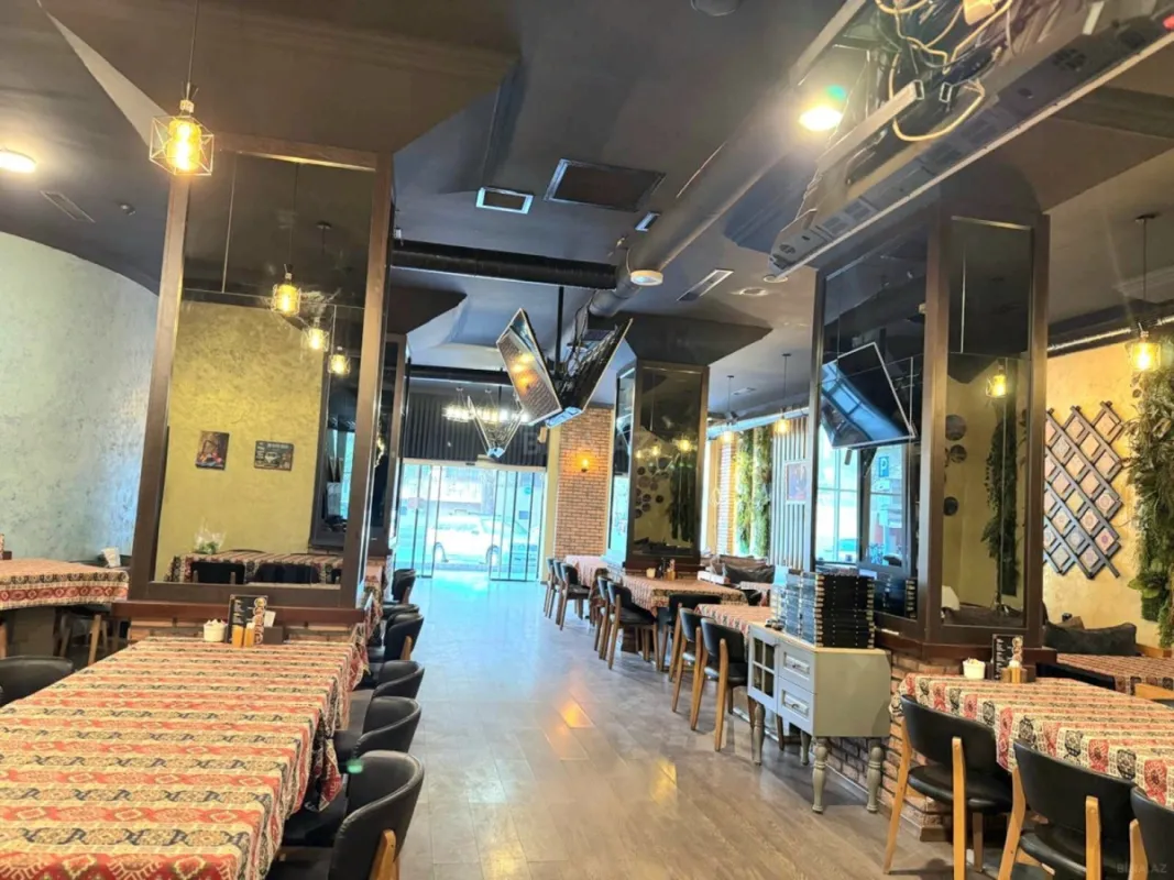 Satılır obyekt 330 m²