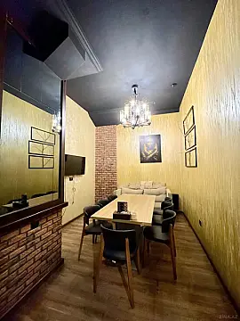 Satılır obyekt 330 m²