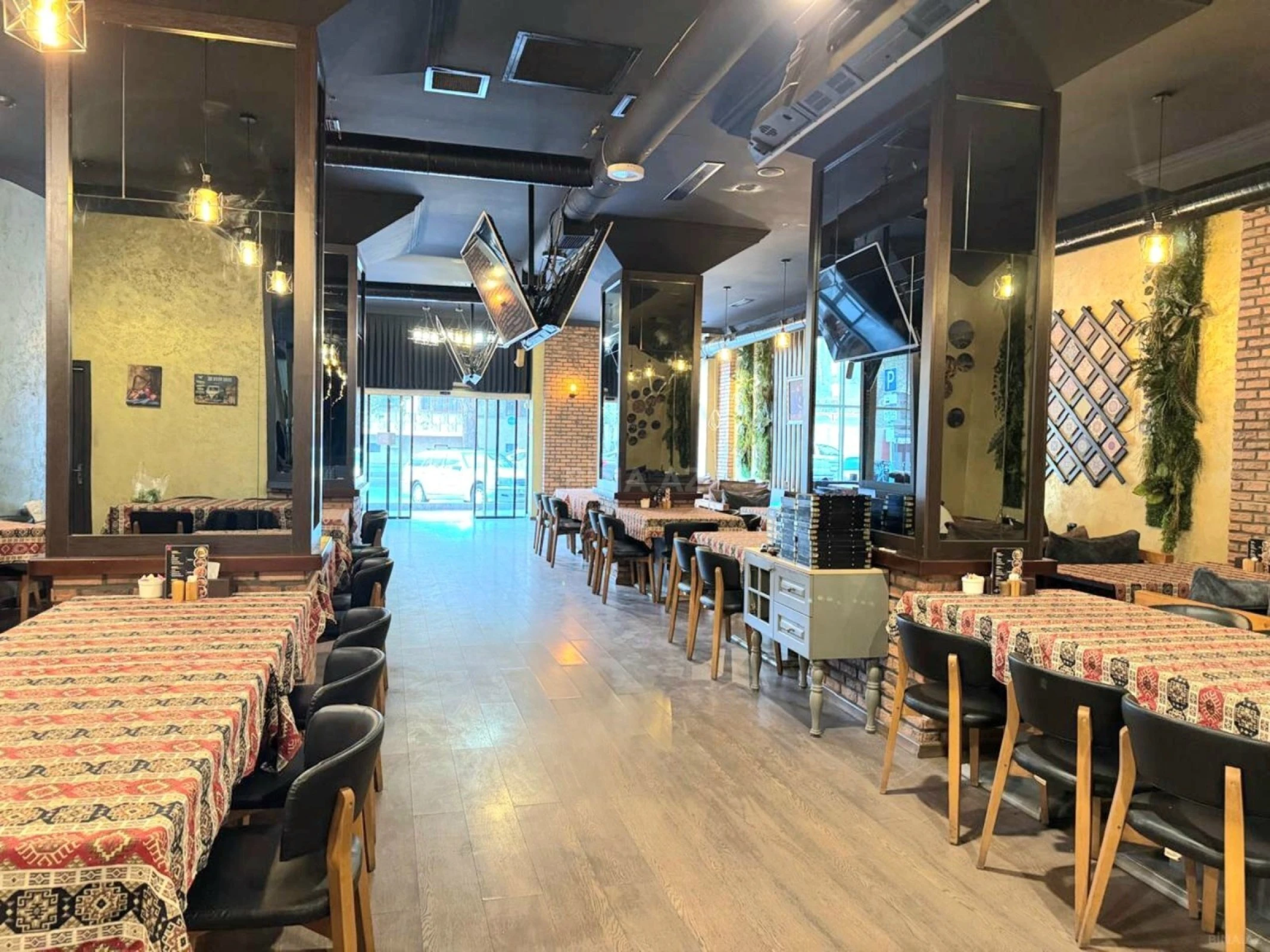 Satılır obyekt 330 m²